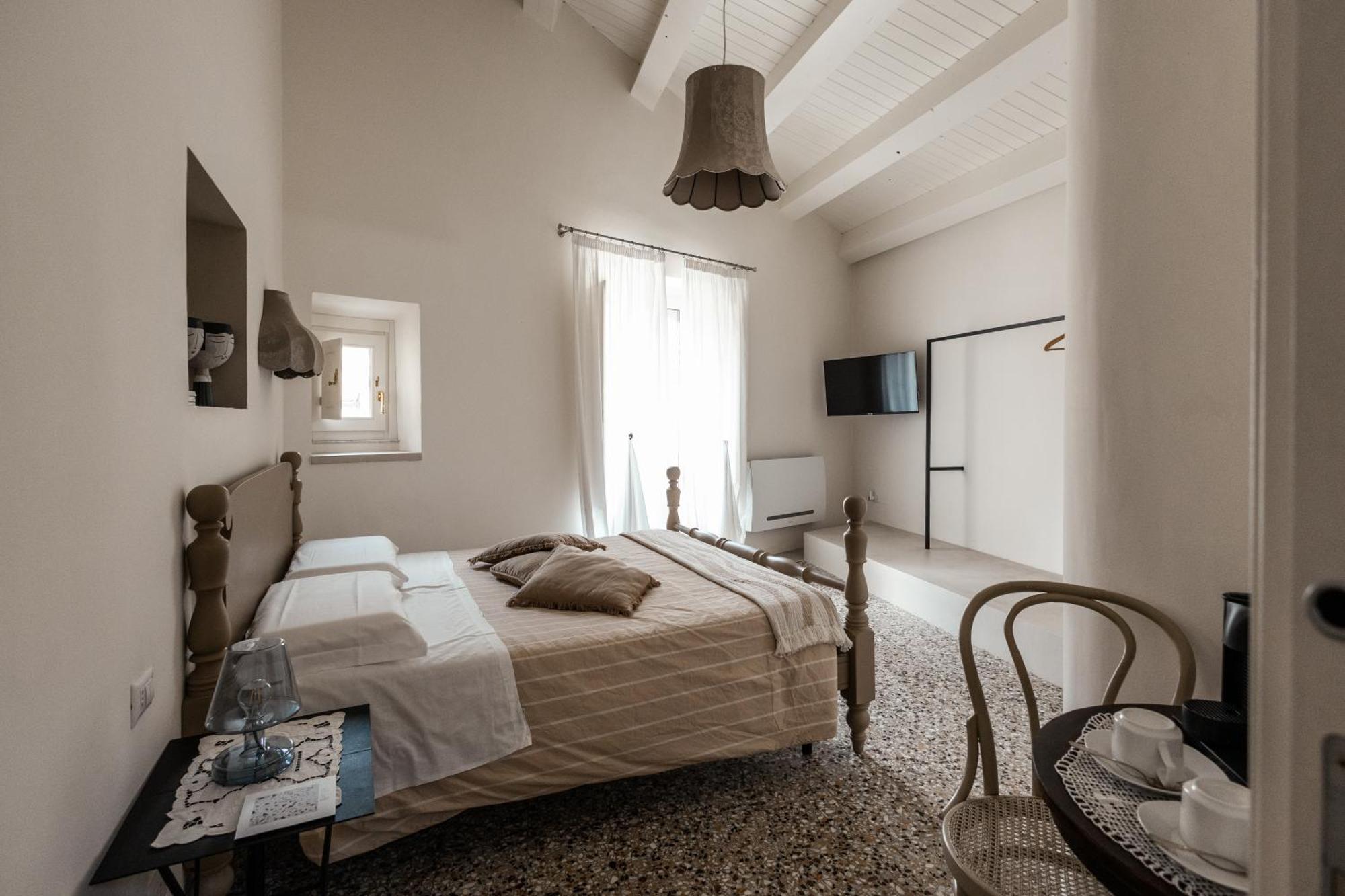 Bianko Ecochic & L'Angolo Di Levante เอนนา ภายนอก รูปภาพ