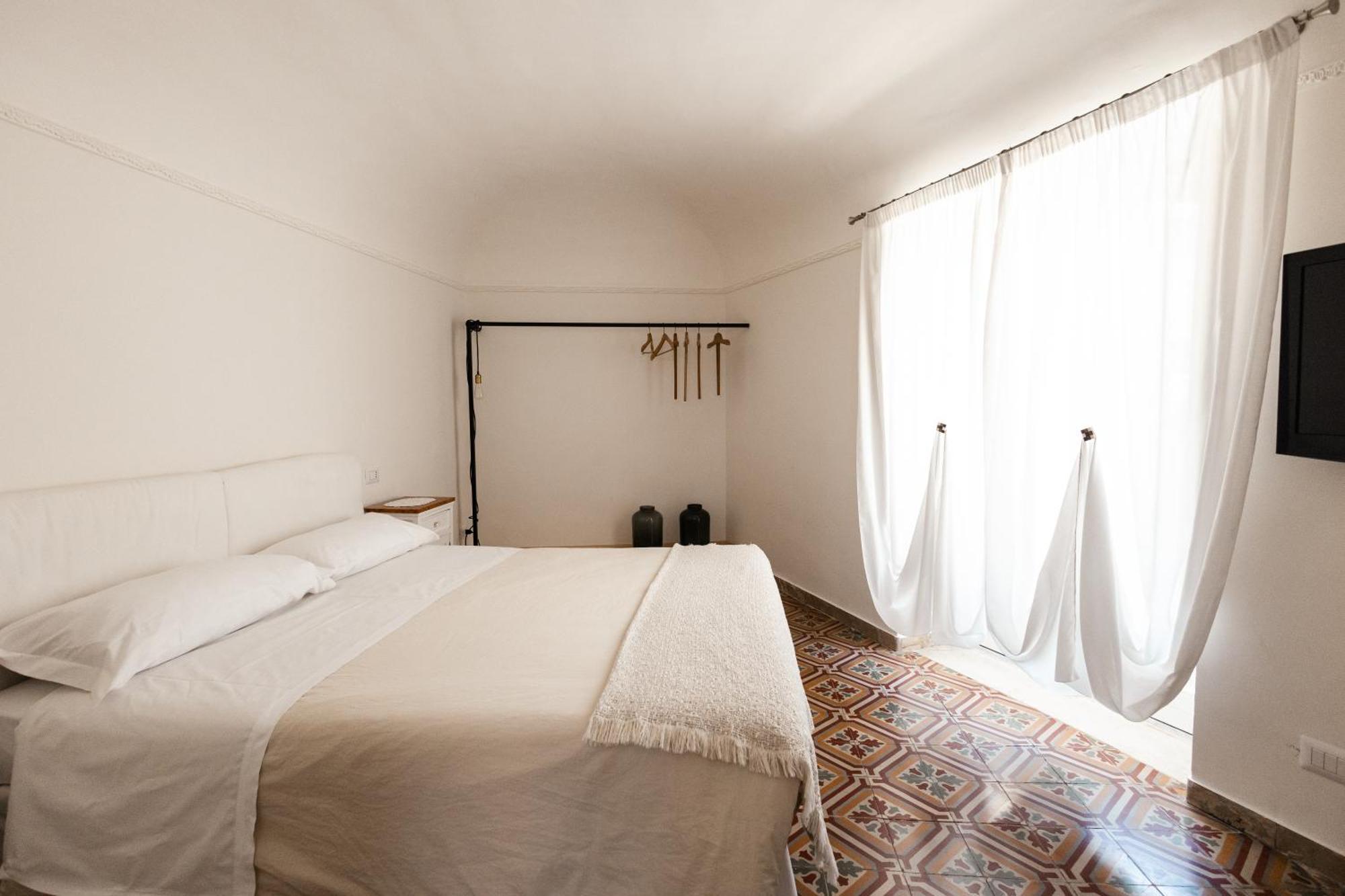 Bianko Ecochic & L'Angolo Di Levante เอนนา ภายนอก รูปภาพ