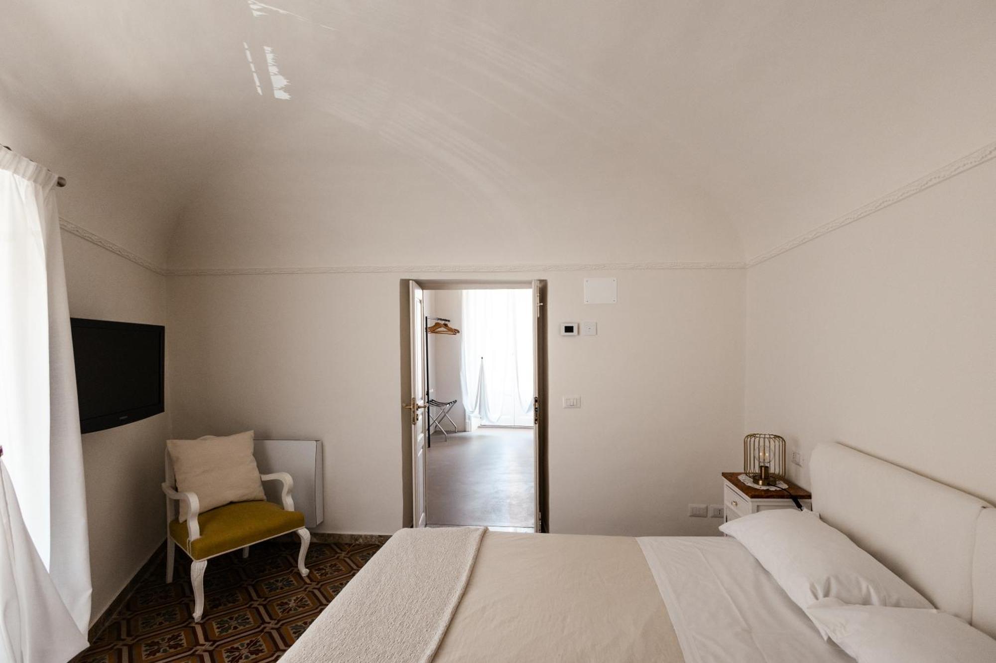 Bianko Ecochic & L'Angolo Di Levante เอนนา ภายนอก รูปภาพ