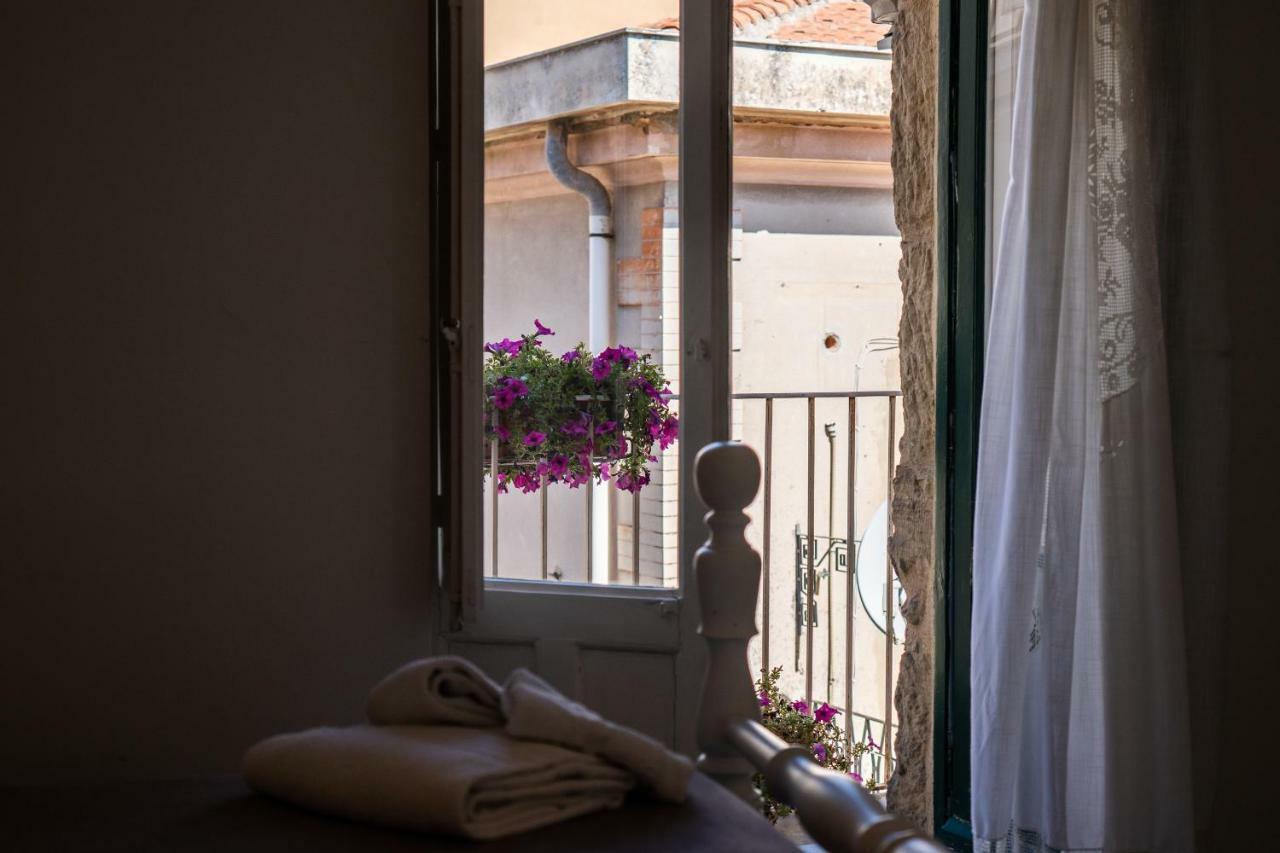Bianko Ecochic & L'Angolo Di Levante เอนนา ภายนอก รูปภาพ